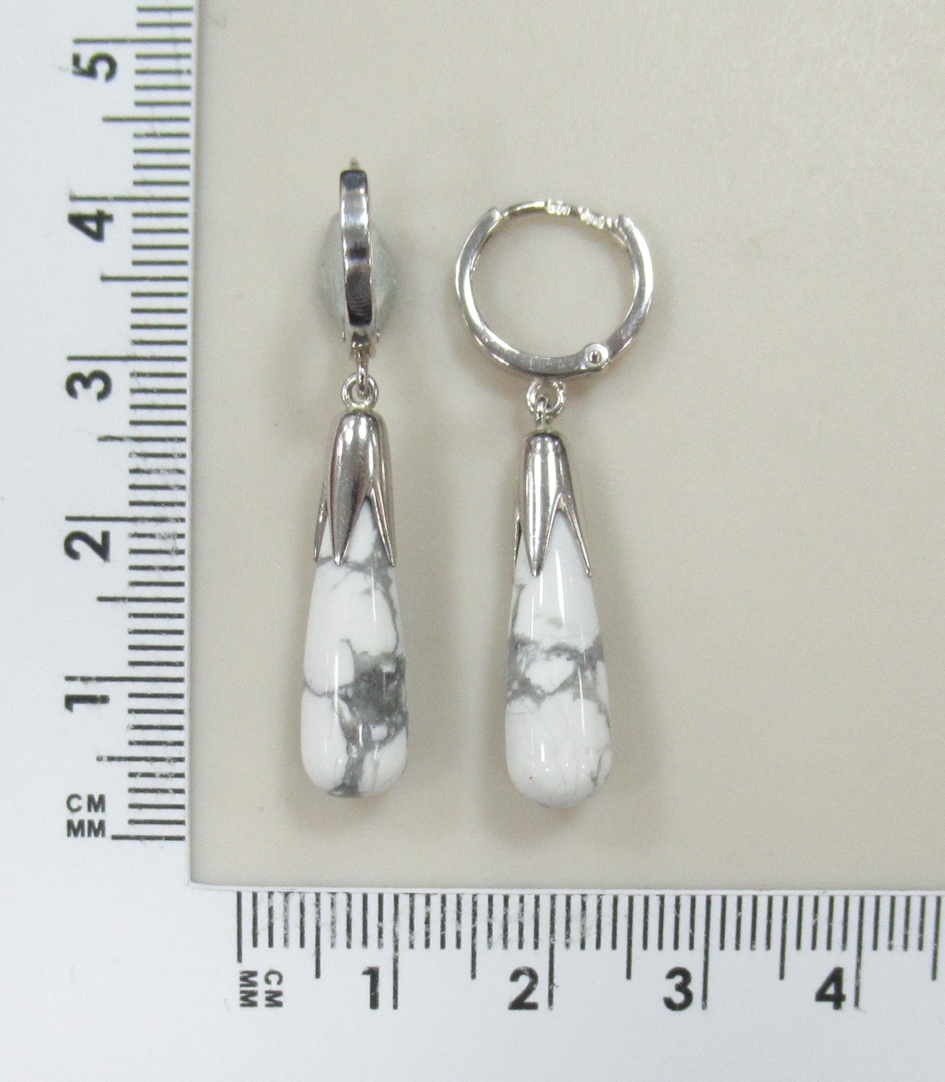 Серебряные серьги с кахолонгом